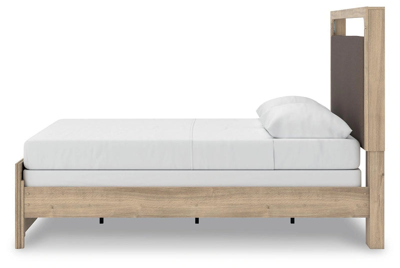 Kinlanni Upholstered Bed