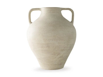 Justy Vase