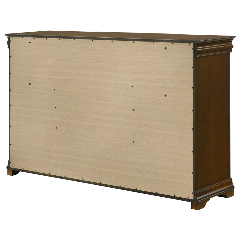Garland Dresser